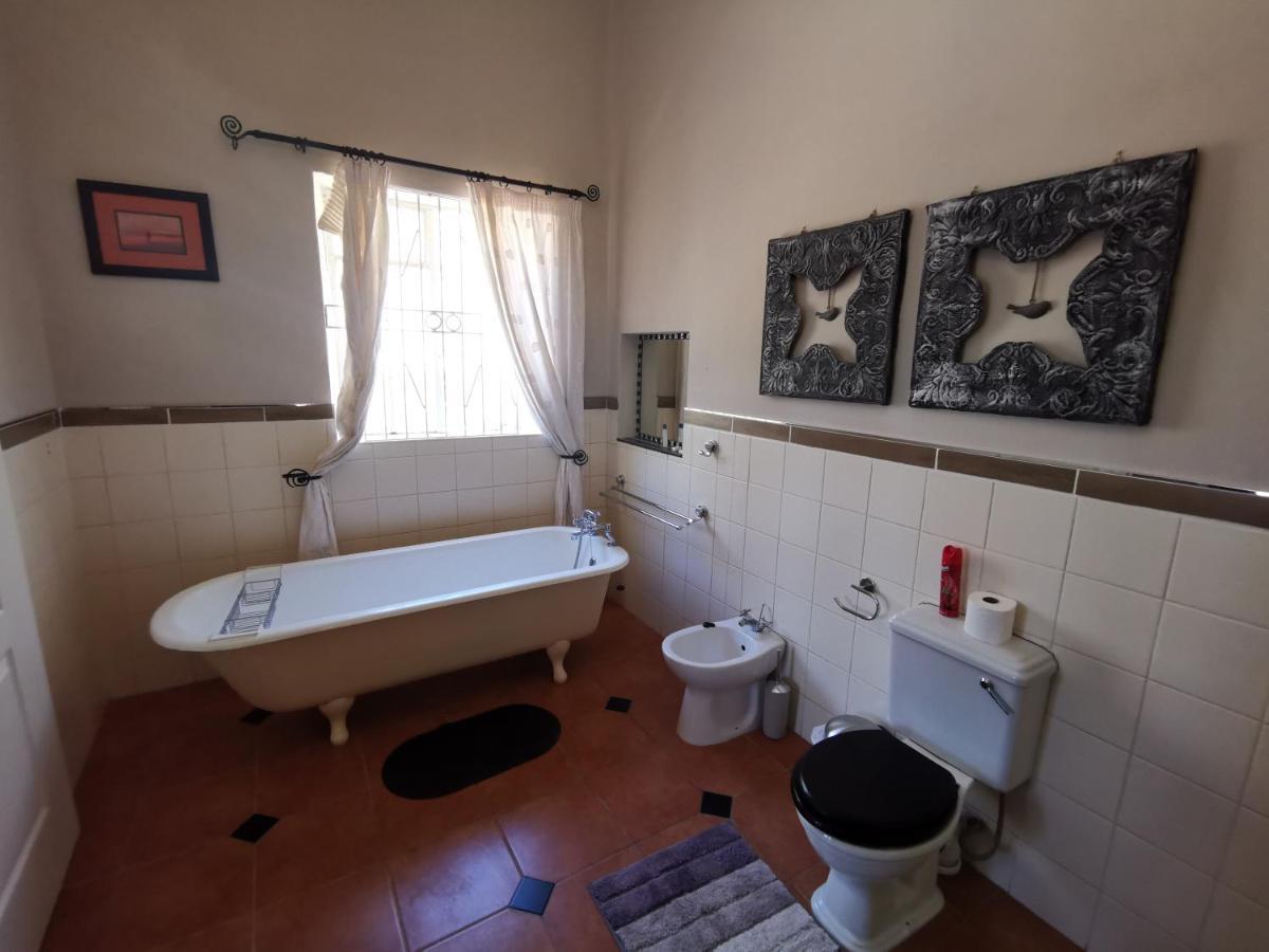 Lucolo Palace B&B Aliwal North Exteriör bild
