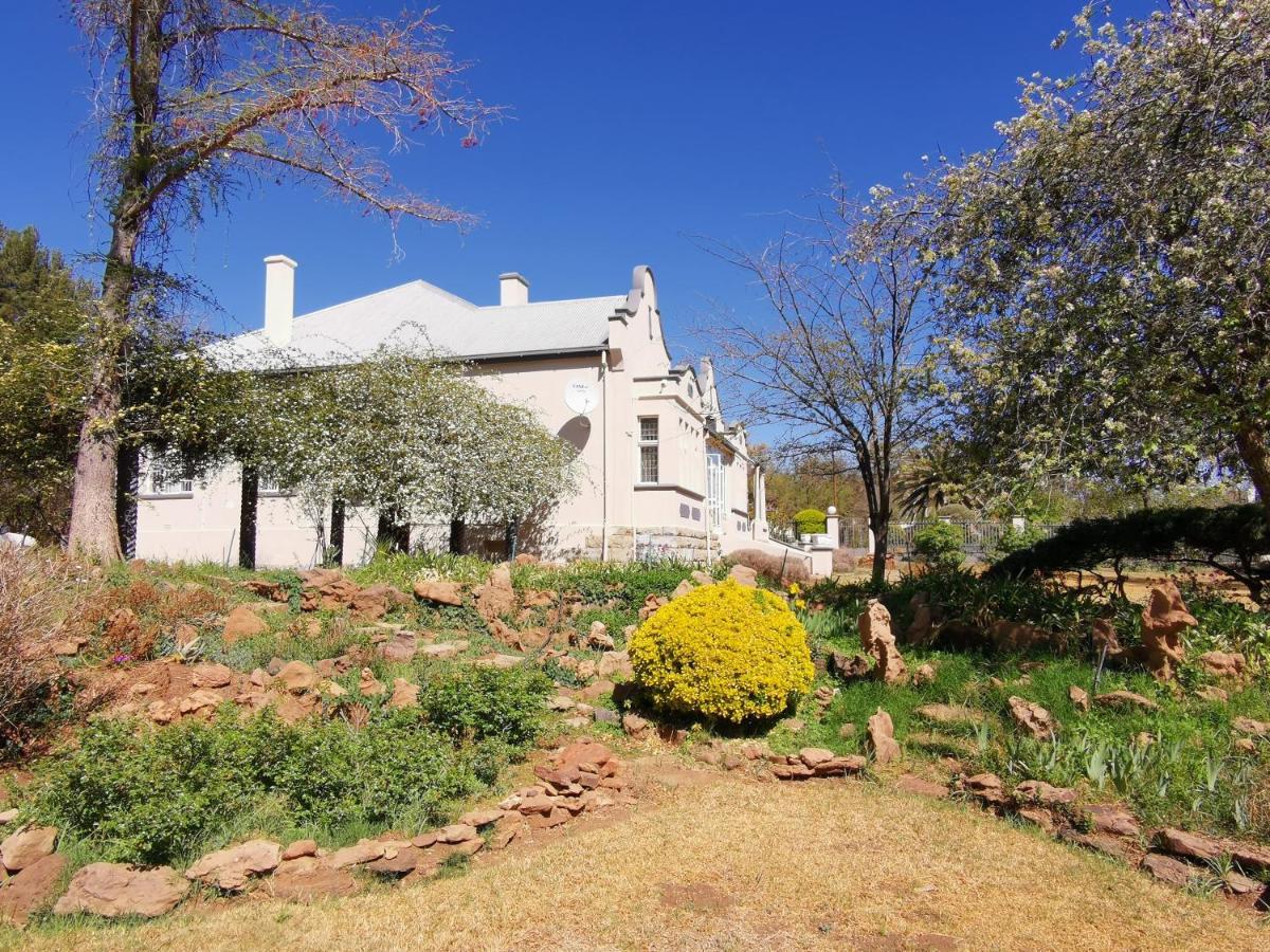 Lucolo Palace B&B Aliwal North Exteriör bild